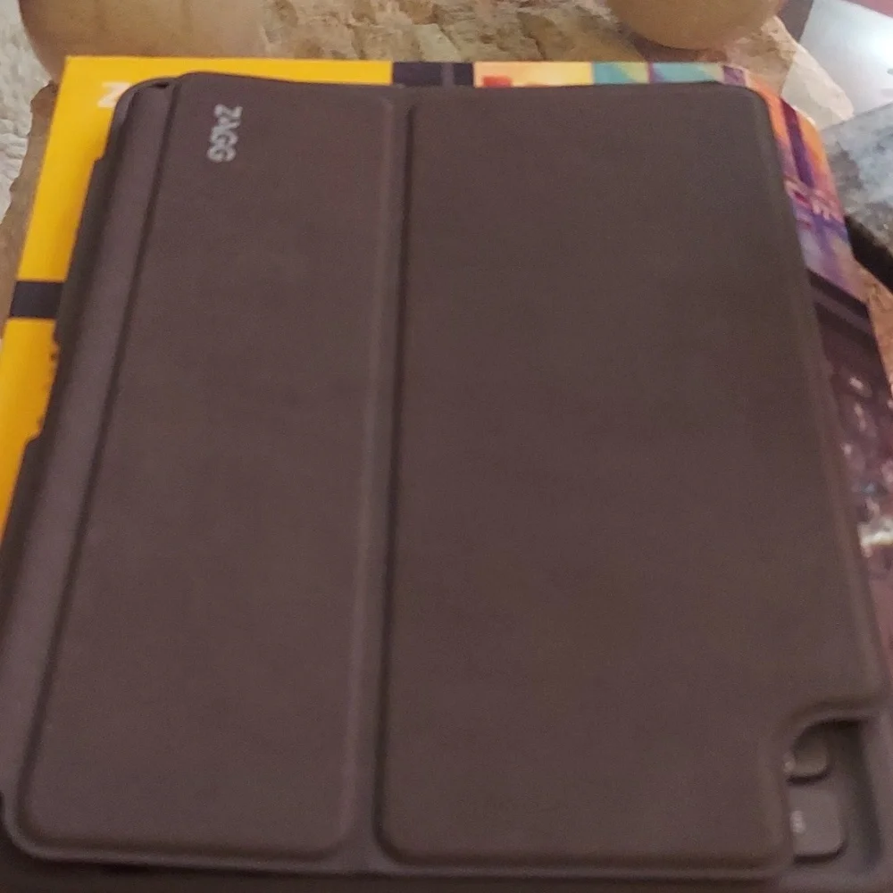 ZAGG Bluetooth Military Standard Pro Keys for/IPAD 4th Gen